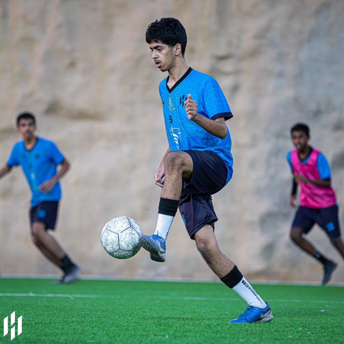 أكاديمية هيرو tweet media