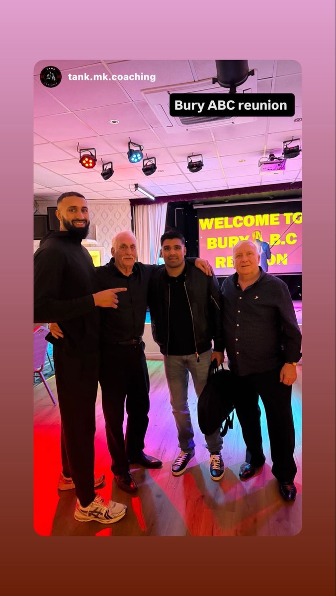 MuhammadAliBox's tweet image. Great reunion with my amateur coach Mick Jelly and all the boxers from Bury ABC. 🥊
Mick gave an inspiring speech about the club’s history and our amazing journeys as fighters.
Honoured to show our belts special night! 🙌
#Boxing #BuryABC #Respect
