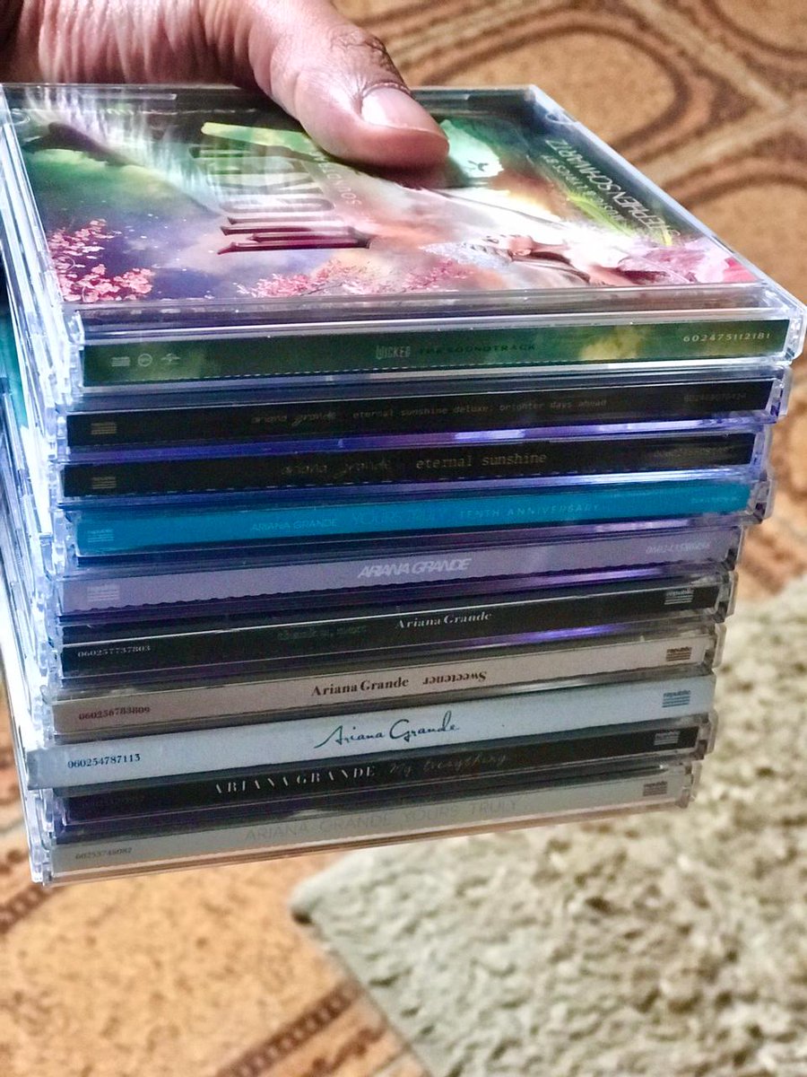 LFranco_'s tweet image. Ariana é Glinda, e Glinda é Ariana!!
@infoari @arianagrandebr Me ajudem nesse sonho #ArianatorsNaPremiere