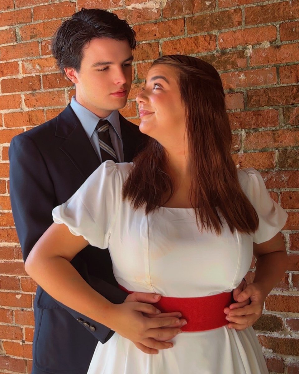 SCF Music Theatre Ensemble presents West Side Story October 24-26 at the SCF Neel Performing Arts Center!

SCF's 30-member cast and 20-person orchestra is ready to bring this timeless story to life onstage at SCF!