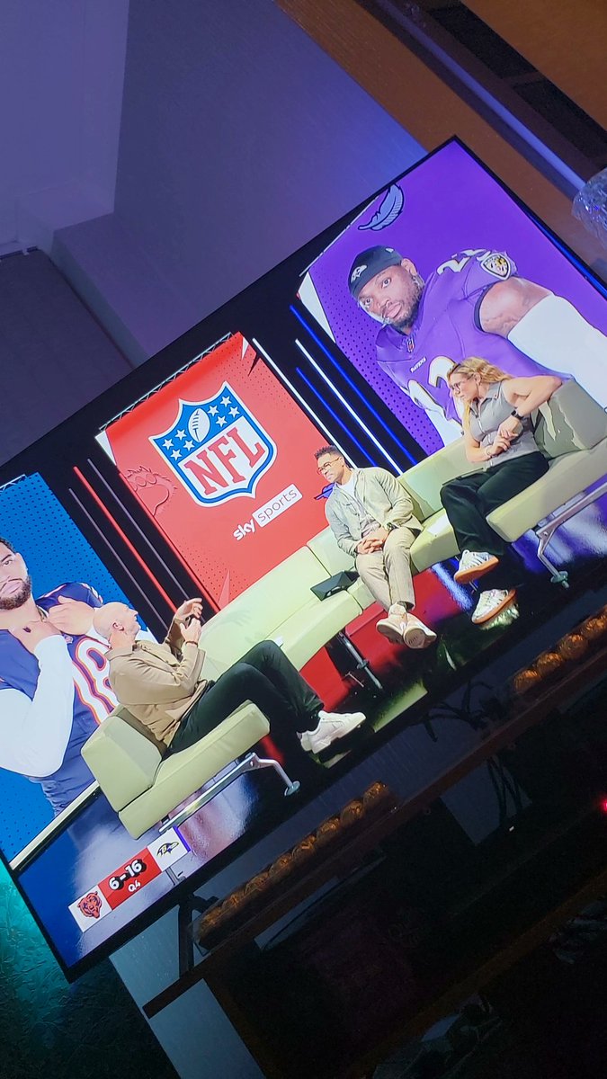 NFL SUNDAYS WEEK 7 EDITION 

LETS HAVE IT!!!!!!!!!!

Evening to u 3 <a href="/neilreynoldsnfl/">Neil Reynolds</a> <a href="/JasonBell33/">Jason Bell</a> <a href="/Phoebe_Schecter/">Phoebe Schecter</a> <a href="/SkySportsNFL/">Sky Sports NFL</a> 

And ofc on NFL REDZONE Mr <a href="/ScottHanson/">Scott Hanson</a> 

#NFL 

🏈🏈🏈🏈