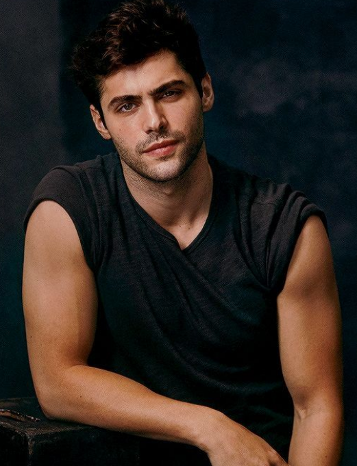 MrOcxnnor's tweet photo. ⸻⸻ 𝐋𝐨𝐨𝐤𝐢𝐧𝐠 𝐟𝐨𝐫:

 ⸻ (Nombre a elección) O'Connor
⸻ Hijo mayor de Will y Caleb
⸻ FC: Matthew Daddario
⸻ Más detalles por DM https://t.co/FjUGC1QvZd