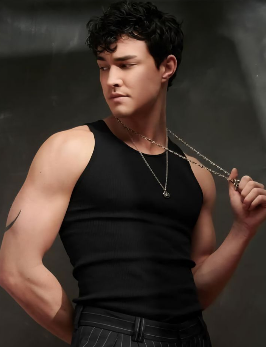 MrOcxnnor's tweet photo. ⸻⸻ 𝐋𝐨𝐨𝐤𝐢𝐧𝐠 𝐟𝐨𝐫:

⸻ (Nombre a elección) O'Connor
⸻ Hijo mediano de Will y Caleb
⸻ FC: Gavin Leatherwood
⸻ Más detalles por DM https://t.co/KDC0JzxqP0