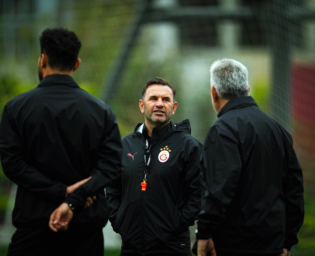 Okan Hoca'dan takıma jest. Göztepe galibiyeti sonrası 1 gün olan izini 2 güne çıkardı. Galatasaray en son izini 12 Ekim'de yaptı. Trabzonspor maçının hazırlıkları ise Çarşamba günü başlayacak.

Canlı yayındayız. 👇
ytbe.app/go/UgaczHWp
