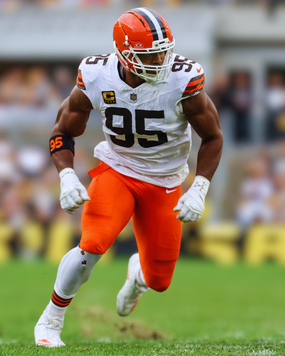 Myles Garrett has 5 sacks today of Drake Maye, a new franchise record (surpassing his own record).