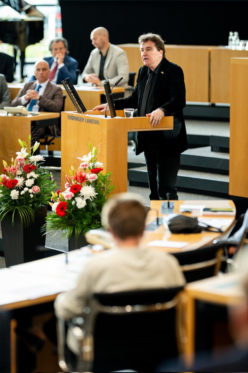 Meine Festrede vor dem Landtag Thüringens am 25.10.2025 kann jetzt  hier nachgeschaut werden - es geht um Ostdeutschland, DDR, Freiheit und unsere Demokratie youtube.com/watch?v=jZ3MFw…