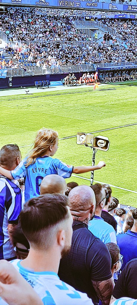 No farsa
No mandril
Sólo Málaga 🤍💙

Buenas noches malaguistas ✨