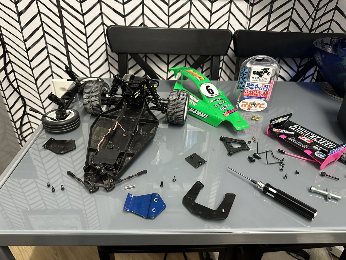 16Shot2's tweet photo. My first winter project completed 👍. #rc10 #teamassociated #rc10b3 #teamassociatedb3 #rc10b2 #teamassociatedb2 #teamassociatedrc10b3 #weareae #ifmar #ifmar1997 https://t.co/Ay1VOeQUxG