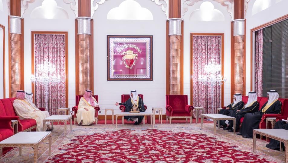 ملك البحرين يستقبل سمو الأمير تركي بن محمد بن فهد.