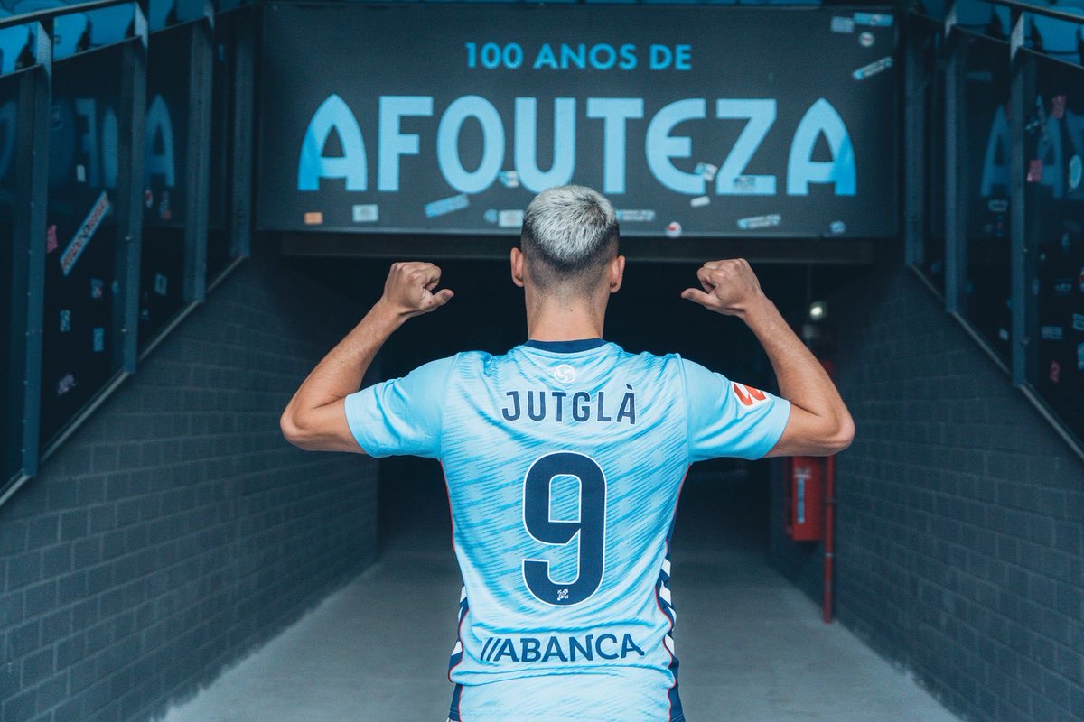 Por fin llegó la primera victoria de la temporada y lo ha hecho en un contexto diferente al esperado.

Sin control, sin dominio, con pocas ocasiones, con dos penaltis en contra y con dos goles de un tipo que llevaba seis meses sin marcar. 

Así es el fútbol de Claudio. <a href="/RCCelta/">Celta</a>