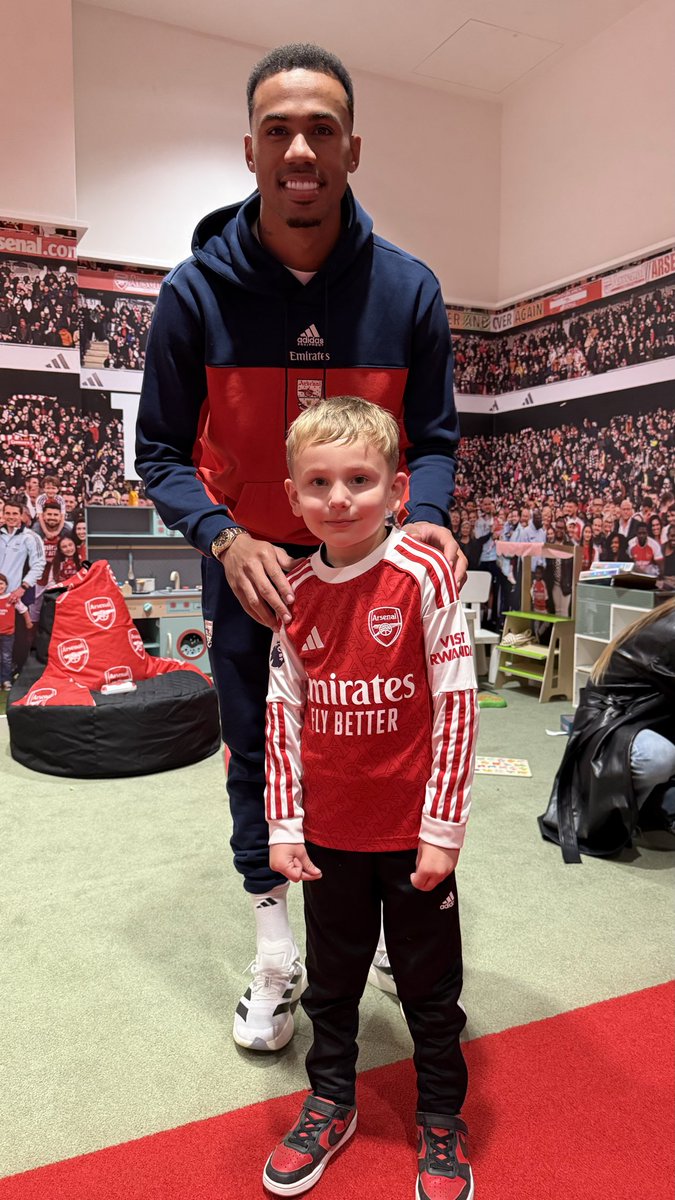 Mark_Lovell_'s tweet photo. Special day ⚽️ https://t.co/hZaa8fkmUm
