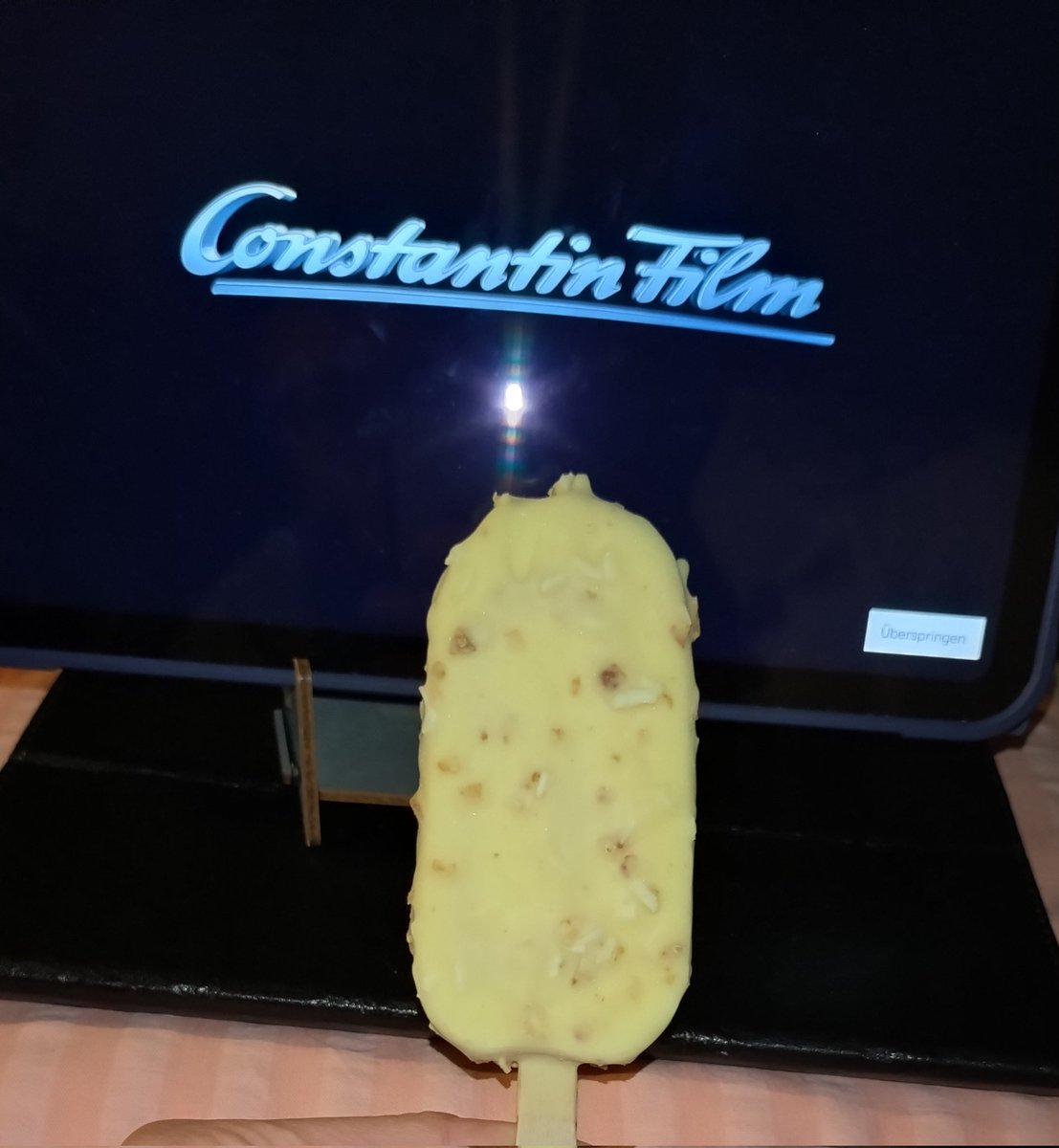 kwkatiwe's tweet image. #Eis und Film. 😋