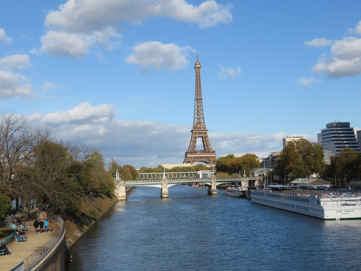 Mart_in_Paris's tweet image. Paris
26 octobre 2025
La Tour Eiffel et le pont Rouelle vus de l&apos;Ile-Aux-Cygnes
#ParisJeTaime #TourEiffel #EiffelTower #TorreEiffel