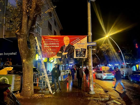 BASINDA 55 YIL CUMHURİYET SOHBETİ ve KİTAP İMZA GÜNÜ
29 Ekim Saat 14.oo-16.oo
Mahallemizde 35. sokakta doğan büyüyen yaşayan Deneme lisesi mezunu Gazeteci Orhan Uğuroğlu sizlerle
#Bahçelievler 7.cadde Coffee Gate (Migros yanı) 25/A

<a href="/ankarabbld/">Ankara Büyükşehir</a> <a href="/CHPankarailbsk/">CHP Ankara İl Başkanlığı</a> <a href="/cankayabelediye/">Çankaya Belediyesi</a>