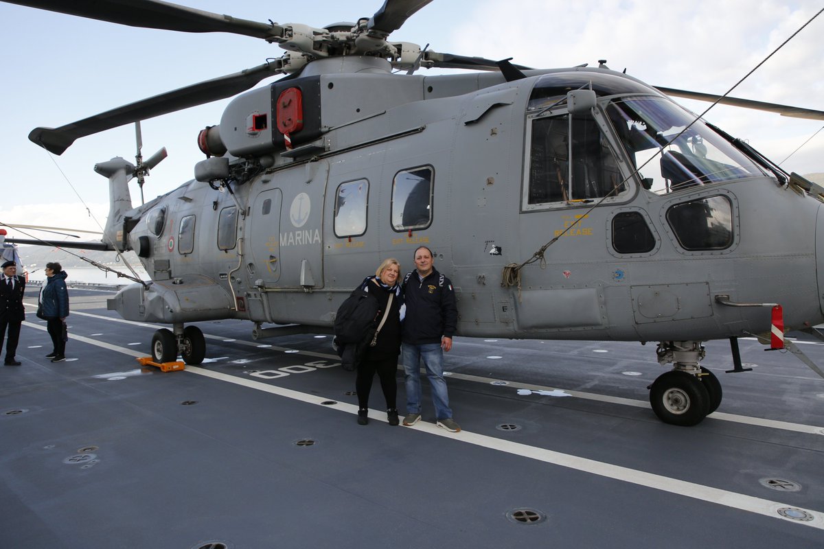 Lorenzo Gaetani (@lorenzogaetani5) on Twitter photo oggi bellissima giornata a Trieste al porto a vedere la consegna della bandiera di combattimento alla nave Trieste, una emozione unica, onorati di potere far parte di Ass. Marinai d'italia. <a href="/ItalianNavy/">Marina Militare</a> veramente una bella nave costruita a Castellamare di stabbia. oggi bellissima giornata a Trieste al porto a vedere la consegna della bandiera di combattimento alla nave Trieste, una emozione unica, onorati di potere far parte di Ass. Marinai d'italia. <a href="/ItalianNavy/">Marina Militare</a> veramente una bella nave costruita a Castellamare di stabbia.