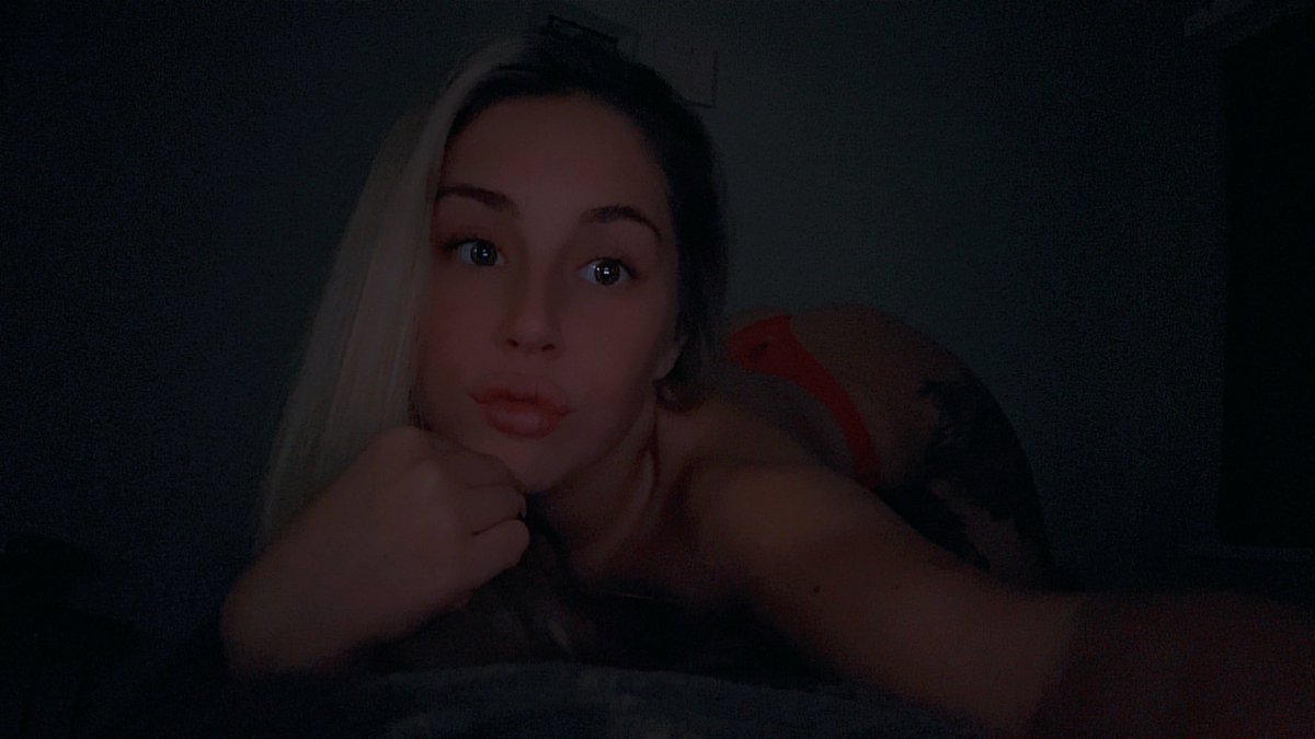 ChloeCunni33173's tweet photo. Come say hi on onlyfans

https://t.co/CkYLOfY4gW https://t.co/G5JSuD61MQ