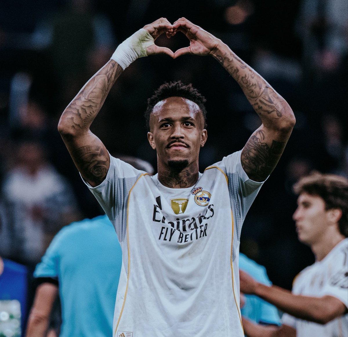 - 2023: Rotura de ligamento cruzado en la rodilla derecha.
- 2024: Rotura de ligamento cruzado en la rodilla izquierda.
- 2025: El mejor central del planeta.

Muchísimo honor a Don Eder Militao.