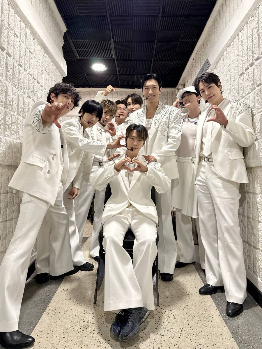 I vote for #SUPERJUNIOR on #2025MAMAVOTE