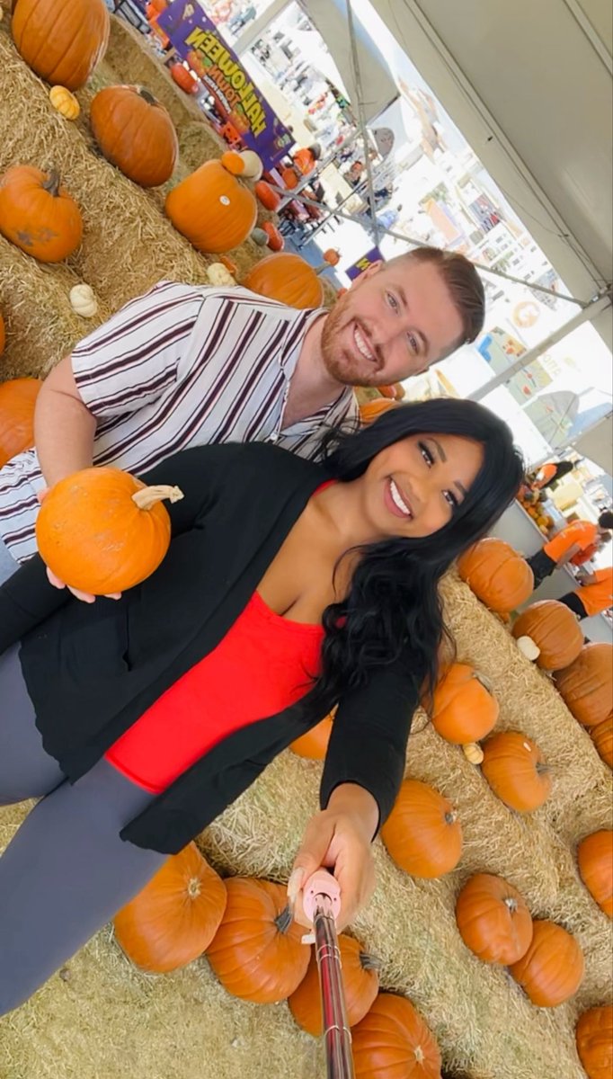 stephprincess95's tweet image. Pumpkin patch in Las Vegas🎃 #Summerlin