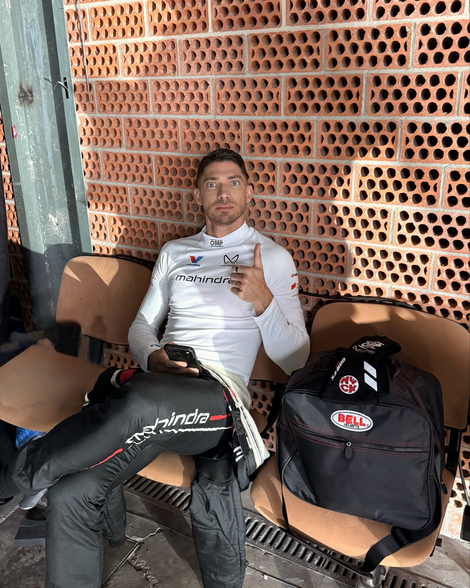 POV: Admin’s just told Edo the studio shoot is four hours long 🥲

#MediaDay