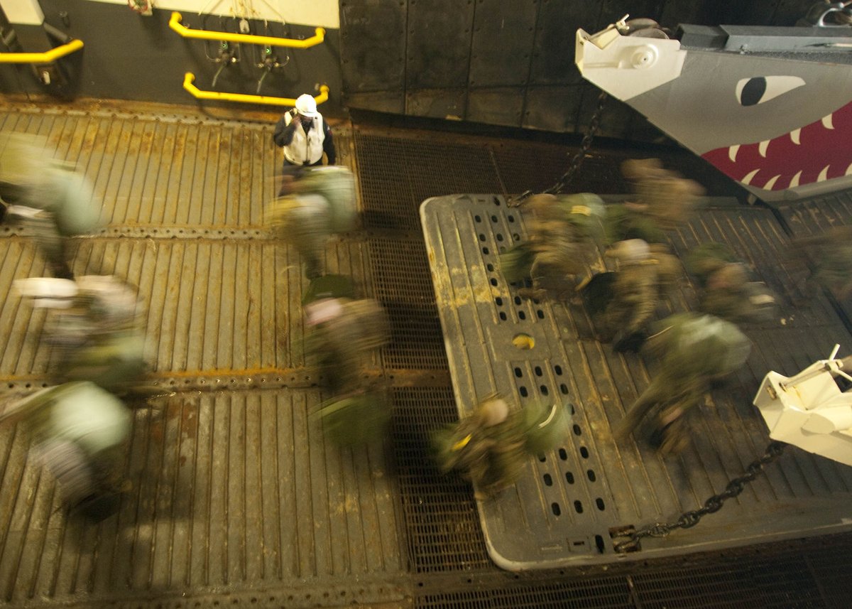 ShopGOVX's tweet image. To the dedicated men and women currently deployed overseas, Thank You. On #DayoftheDeployed, we recognize the sacrifices you are making and the immense strength of your families who stand behind you every day. We are grateful for your service.