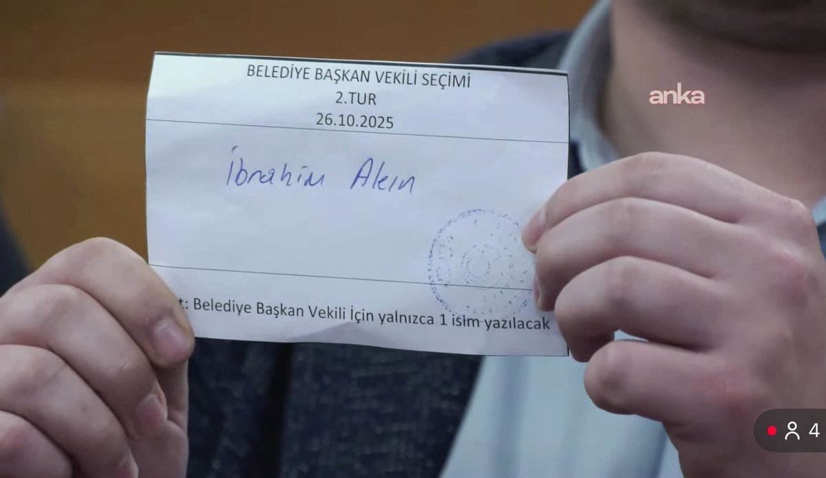 Bayrampaşa Belediye seçimlerinde İbrahim Akın’a verilen ve geçersiz sayılan oy. 

CHP’liler Akın yerine Aleın yazdığı gerekçesiyle oyun geçersiz sayılmasını istiyor 
#YSK