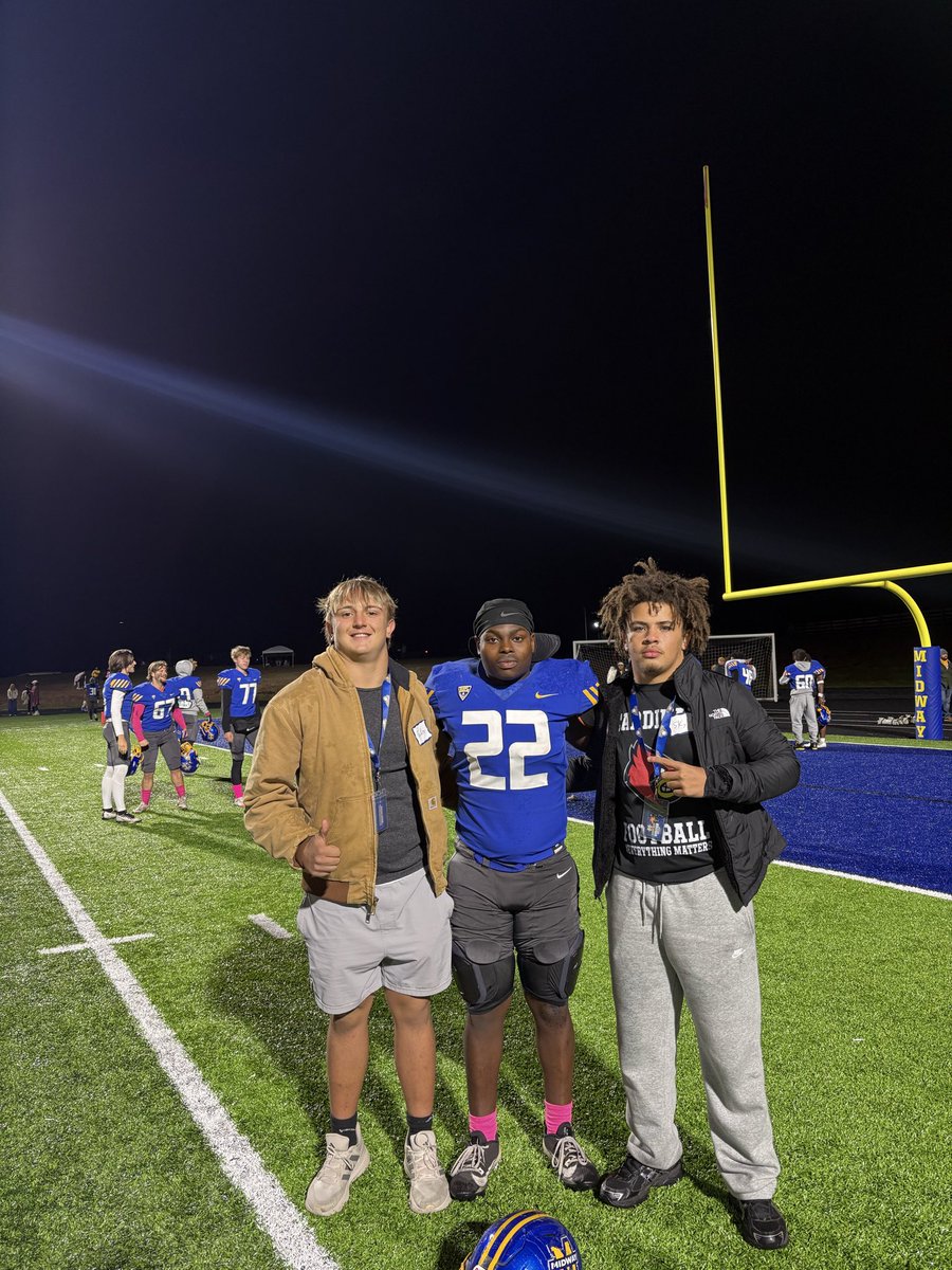 ParkerAdkins55's tweet photo. I had a great time last night at Midways Hoco game thanks for the invite Coach Sandoval @CoachRussell34 @midway_sprint https://t.co/tHbY9RYfw3