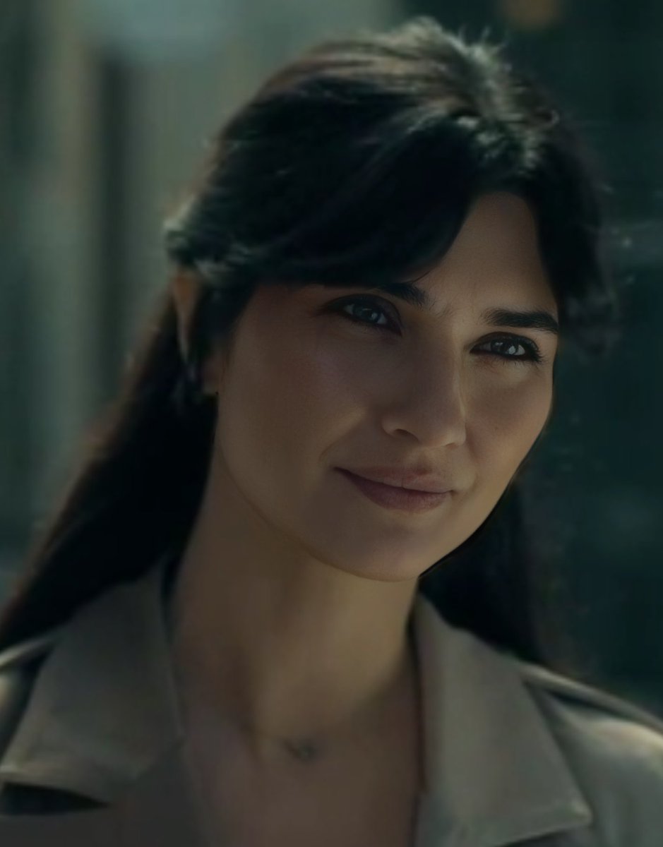 Abide... love and tenderness in the violent universe of Dehşet ... 
#TubaBüyüküstün #DehşetBey