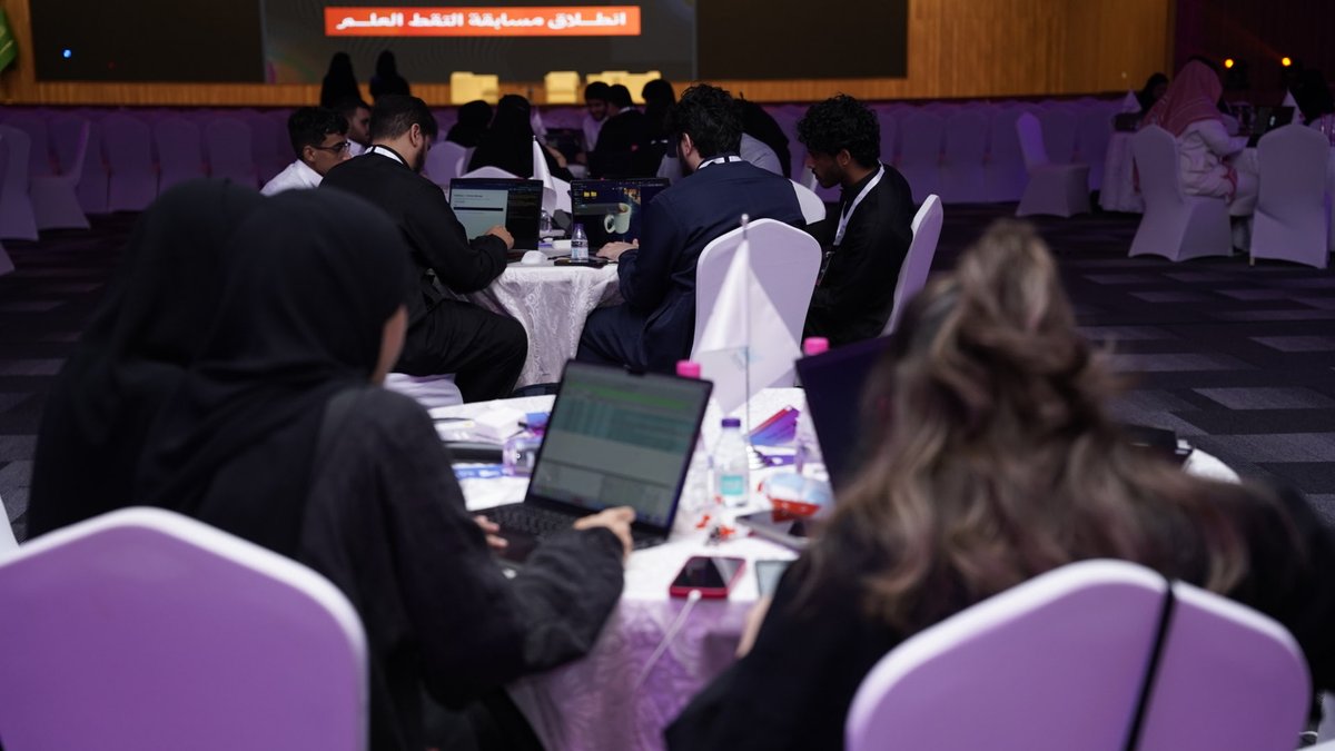 cam_asma's tweet image. مقتطفات من ملتقى الأمن السيبراني بجامعة جدة 

#Hackwave25 #CYCLUB_UJ #جامعة_جدة #PreHack 
@SunaaMzeej_SA