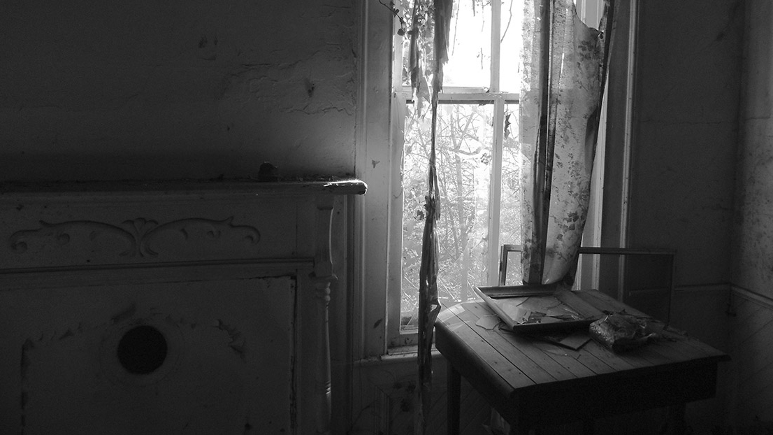 𝗪𝗮𝗻𝗱𝗲𝗿𝗶𝗻𝗴 𝗦𝗼𝘂𝗹𝘀

They say that as the cool autumn winds begin to stir the fallen leaves in the village, that the lost souls start searching for places to shelter away for the winter.

A spinetingler for your Sunday night:

livingmags.co.uk/wandering-soul…