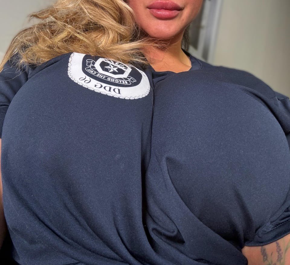 Uhhh Ohhh..

   Mommy is back..

  ..And ready to make some trouble.