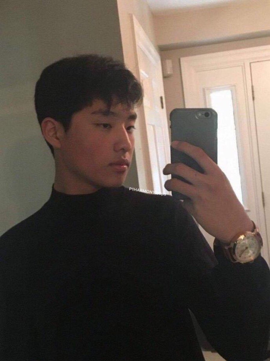 myrootcame2007's tweet image. don’t EVER let me go to a p1h send off… 

#piwontwt #p1htwt #P1Harmony #kpoptwt