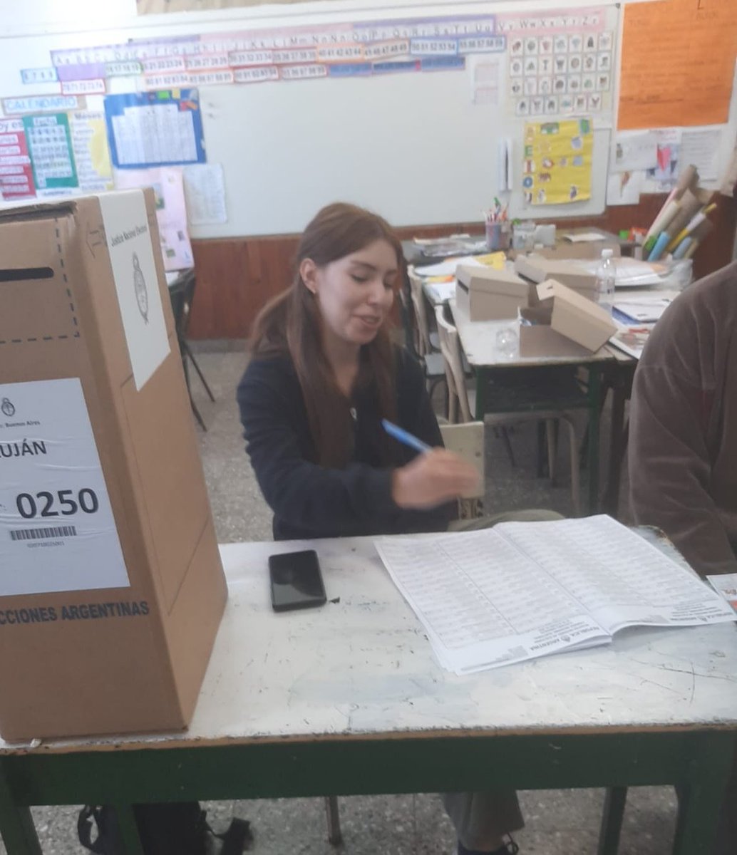 Escuela n° 13 Torres, Luján, provincia de Buenos Aires, AR. 
#LLAPBAFISCALIZA

<a href="/JMilei/">Javier Milei</a>
<a href="/KarinaMileiOk/">Karina Milei</a>