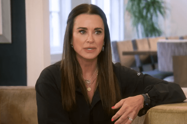 suttonsroller's tweet photo. Kyle Richards about to set a Housewives record: 15 straight seasons as a full-time Housewife. #RHOBH https://t.co/hai3wXds2k