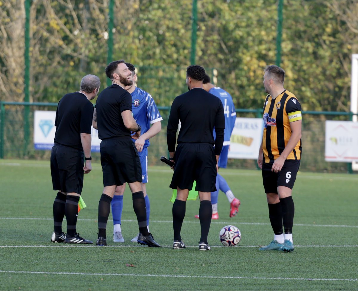 MattNossRose's tweet image. Game 9 ticked off. Handsworth v Thackley in @NCEL. Always a warm welcome. Quality pictures from @KenAllsebrook ⚽️ #referee #nonleague #ncel
