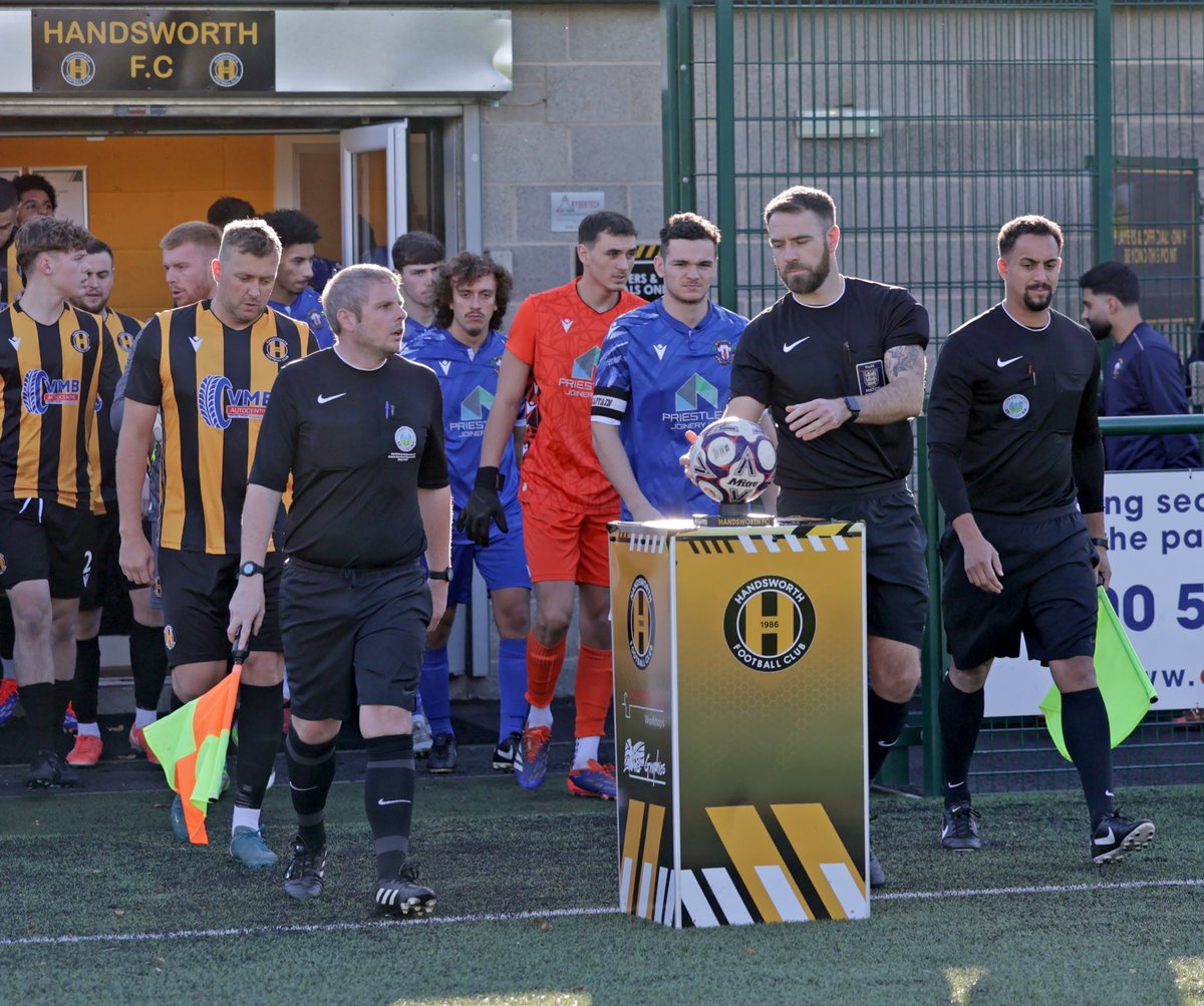 MattNossRose's tweet image. Game 9 ticked off. Handsworth v Thackley in @NCEL. Always a warm welcome. Quality pictures from @KenAllsebrook ⚽️ #referee #nonleague #ncel