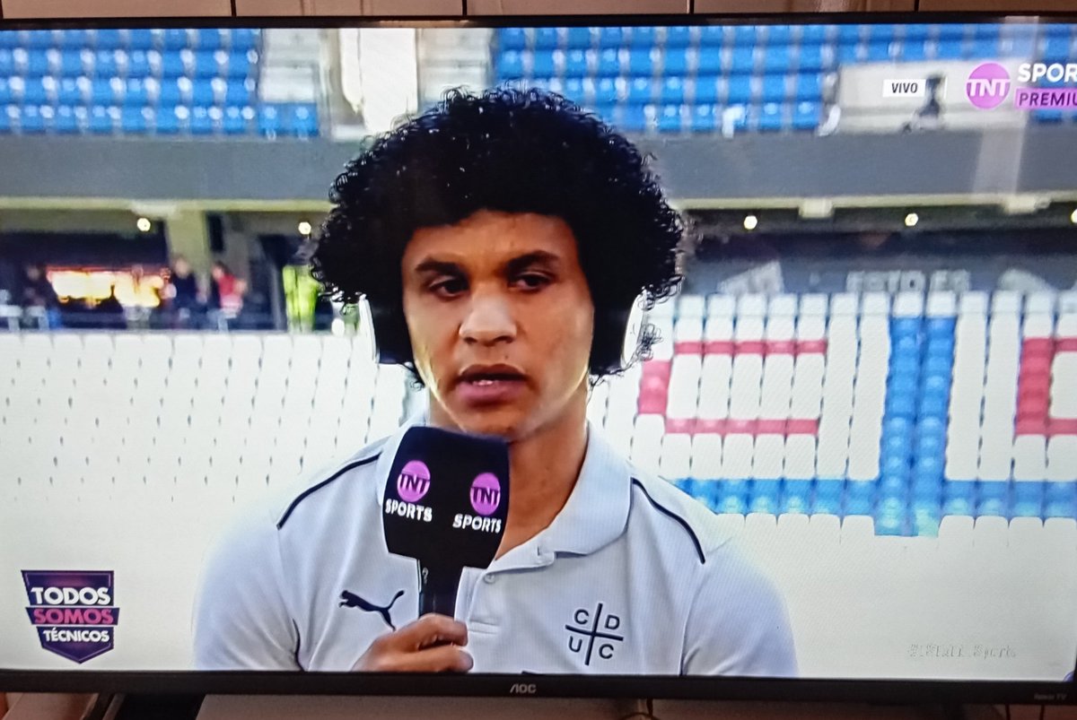 Dice que el partido de hoy es lo mejor que le ha pasado en la vida

#ClaroArena #EduardBello #ClasicoUniversitario