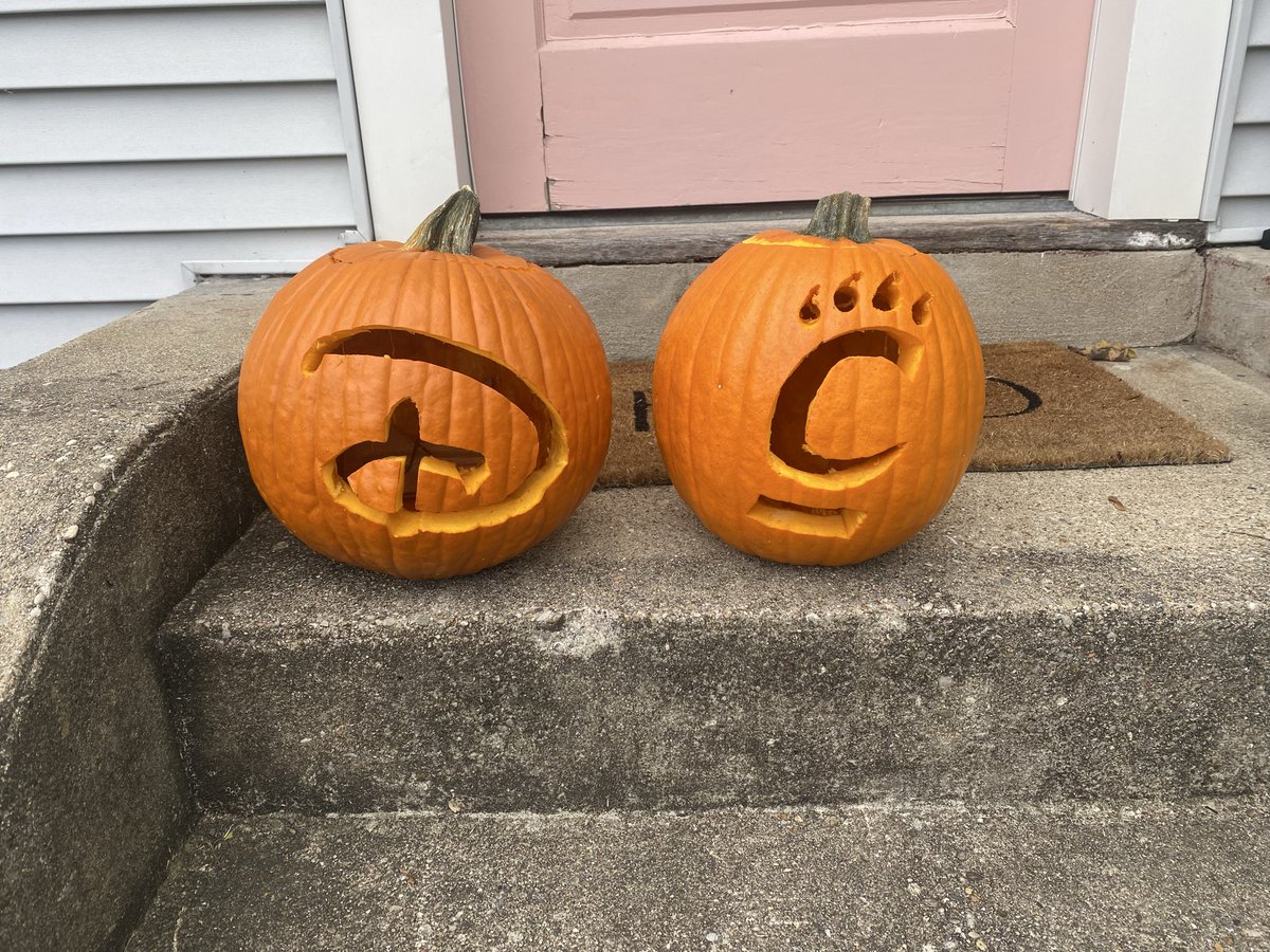 JD_JohnDaniel's tweet photo. Girl dad x @GoBEARCATS. Happy Halloween!! https://t.co/YMxV2nRJb7