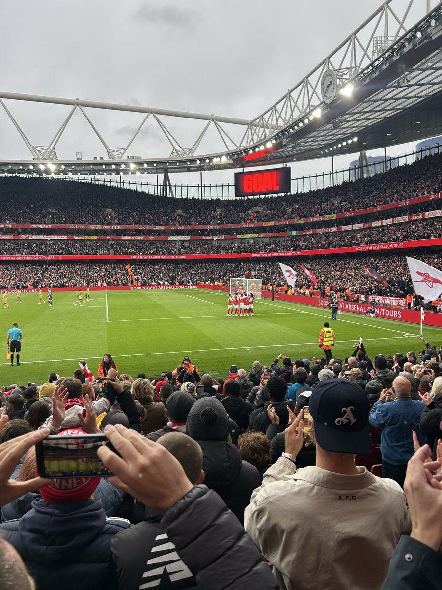 danwgooner's tweet photo. Won’t go down as one of the best we’ve been to but 3 points in the bag! Starting to think we might never concede a goal ever again 🤣🔴⚪️🔴⚪️ https://t.co/u9uGAb7fxY