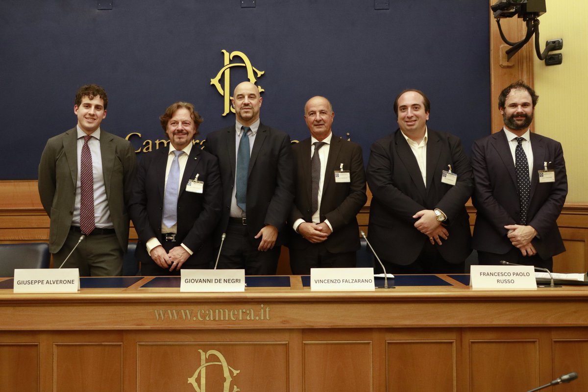 Fra7russo's tweet image. 𝐈𝐧𝐧𝐨𝐯𝐚𝐳𝐢𝐨𝐧𝐞, 𝐂𝐲𝐛𝐞𝐫𝐬𝐞𝐜𝐮𝐫𝐢𝐭𝐲 𝐞 𝐆𝐞𝐨𝐩𝐨𝐥𝐢𝐭𝐢𝐜𝐚: 𝐋𝐚 𝐭𝐫𝐢𝐚𝐝𝐞 𝐬𝐭𝐫𝐚𝐭𝐞𝐠𝐢𝐜𝐚 𝐩𝐞𝐫 𝐥𝐚 𝐫𝐞𝐬𝐢𝐥𝐢𝐞𝐧𝐳𝐚 𝐝𝐢 𝐈𝐭𝐚𝐥𝐢𝐚 𝐞𝐝 𝐄𝐮𝐫𝐨𝐩𝐚 🇮🇹 🇪🇺
Confronto costruttivo alla Camera dei Deputati con esperti del settore via @Angi_tech