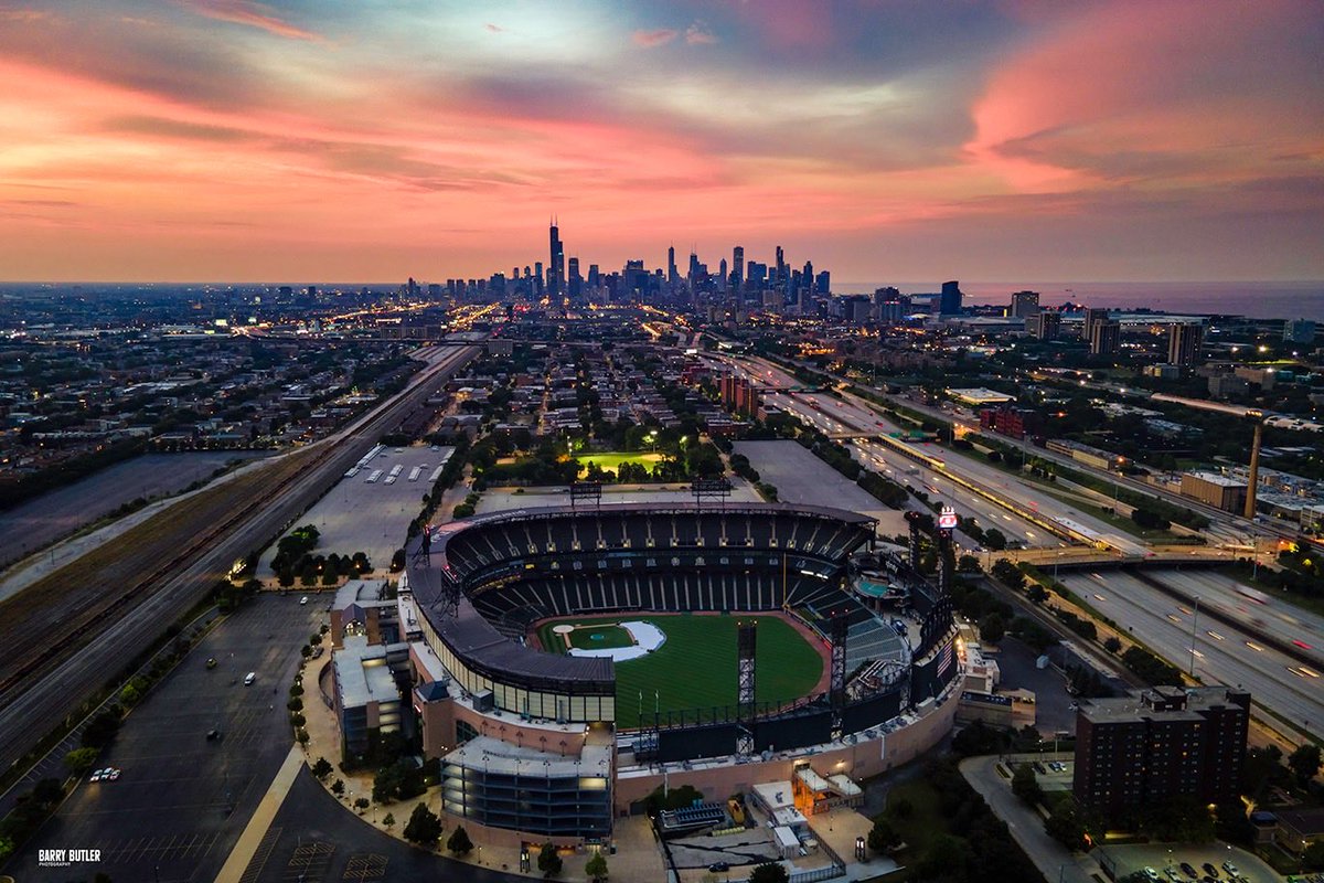 barrybutler9's tweet photo. 20 years ago today, the Chicago White Sox won the World Series. https://t.co/eRbSp6J3iV