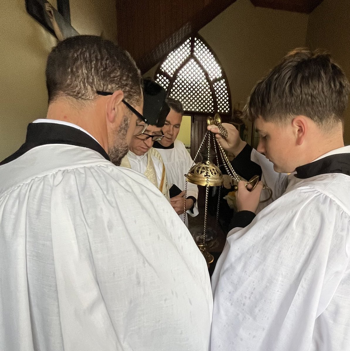 OzTrad's tweet photo. A wonderful #latinmass for the feast of Christ the King in #Wagga https://t.co/HGcW8WWJhs