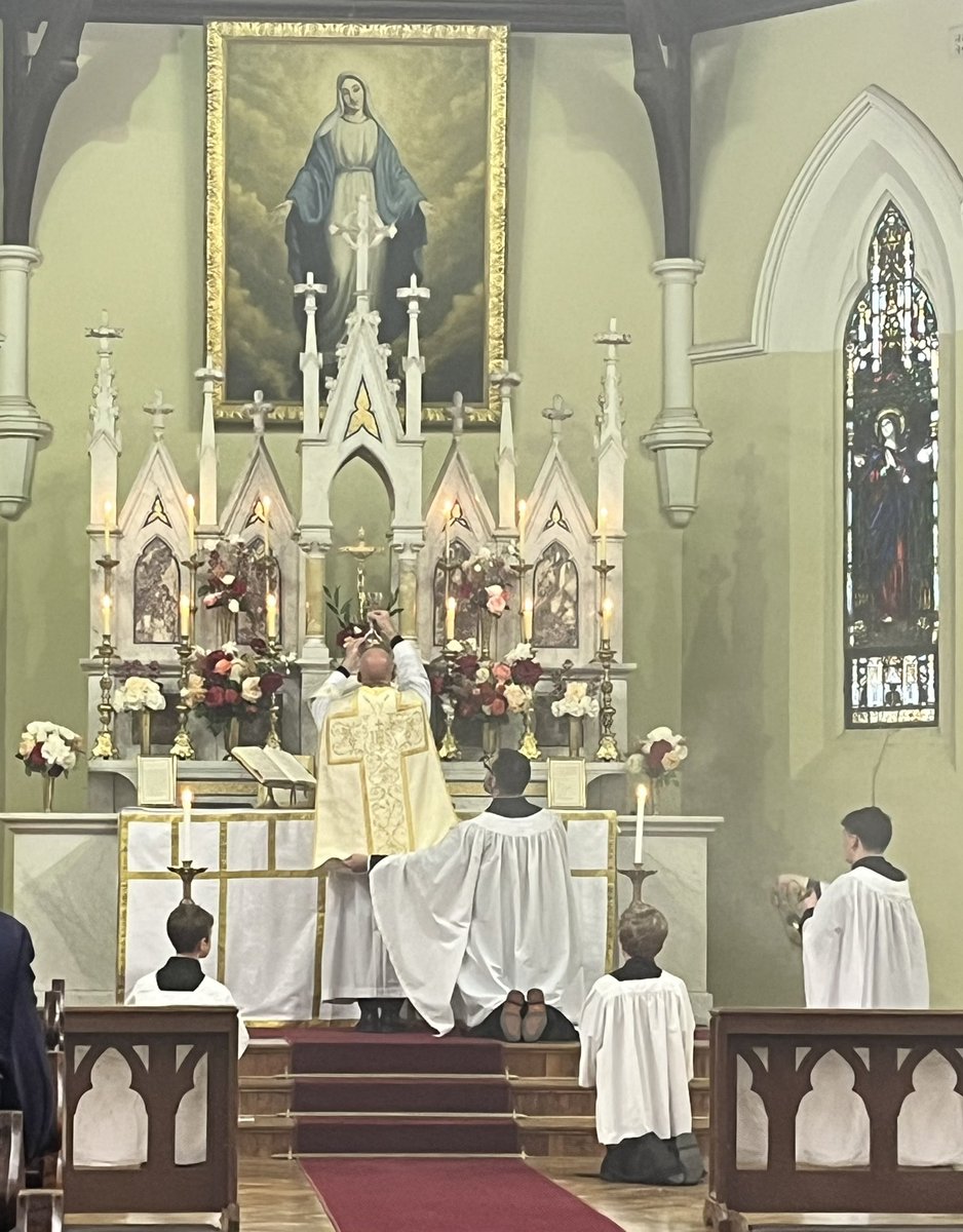 OzTrad's tweet photo. A wonderful #latinmass for the feast of Christ the King in #Wagga https://t.co/HGcW8WWJhs