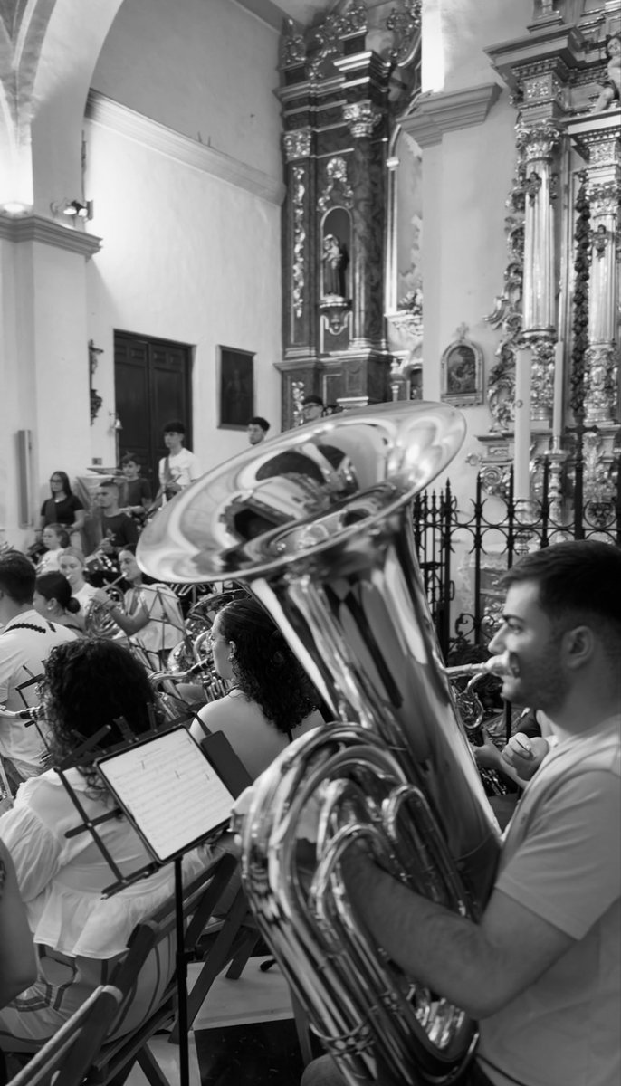 Juntos, remando hacia una misma dirección.

#BMNazarenodeAlmogía
#SuenaNazarenoAlmogía
#CofradíasMLG