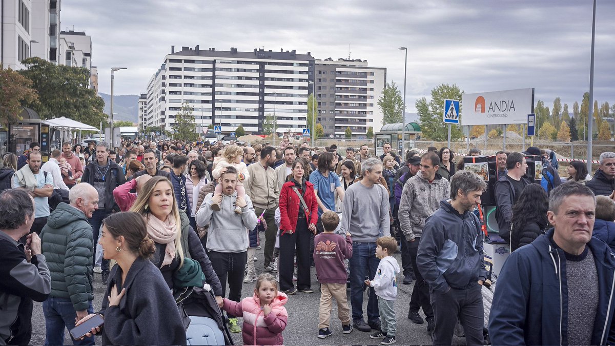 Erripagaña, la zona de Navarra con mayor proporción de población 0-10 años, y sin colegios ni instalaciones deportivas o culturales, ¿hasta cuándo? <a href="/mavichina/">María Chivite / ❤️</a> <a href="/Laura_Aznal/">Laura Aznal Sagasti</a> <a href="/AlfaroBego/">Begoña Alfaro García</a> <a href="/uxuebarkos/">Uxue Barkos</a>
© Mariano Indart