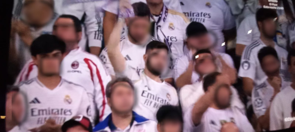¿Qué sentido tiene firmar un contrato que te obliga a ir de blanco en la Grada, si no puedes entrar con la chaqueta morada del <a href="/realmadrid/">Real Madrid C.F.</a> pero sí con una chaqueta blanca del Milan?