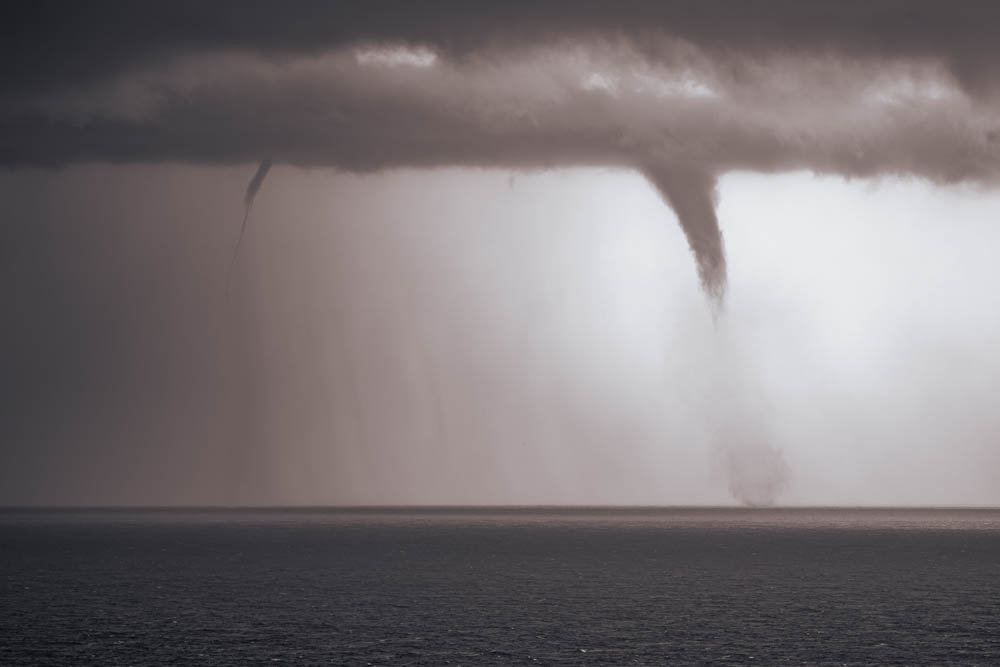 Waterspouts in the Gulf of America this morning. 

#waterspout #waterspouts #thunderstorm