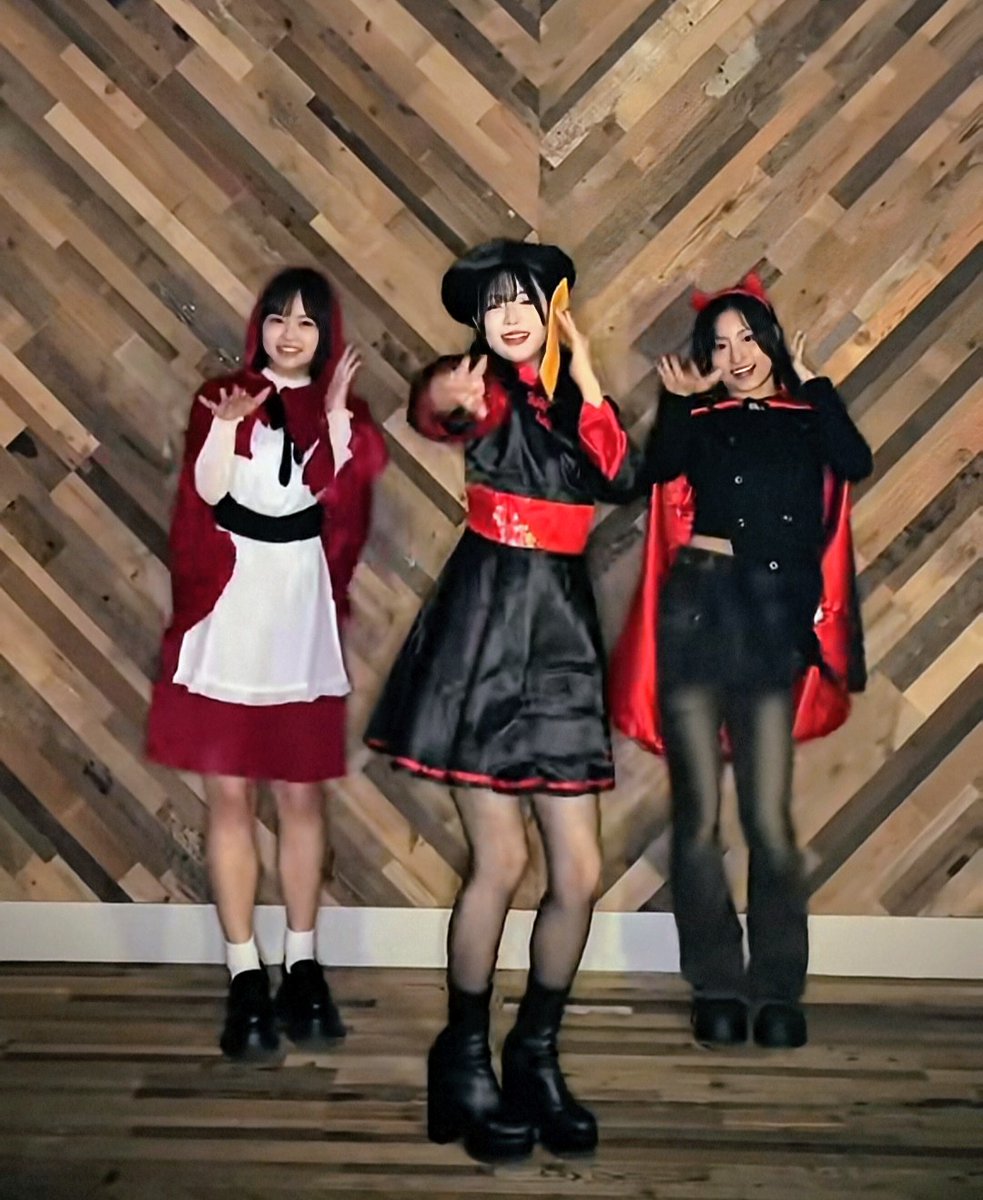 * Sakura プロフ必読お願い致します伝統韓服 黒赤、赤黒バニエ一点 Sakura プロフ必読お願い致します様専用伝統韓服 黒赤、赤黒