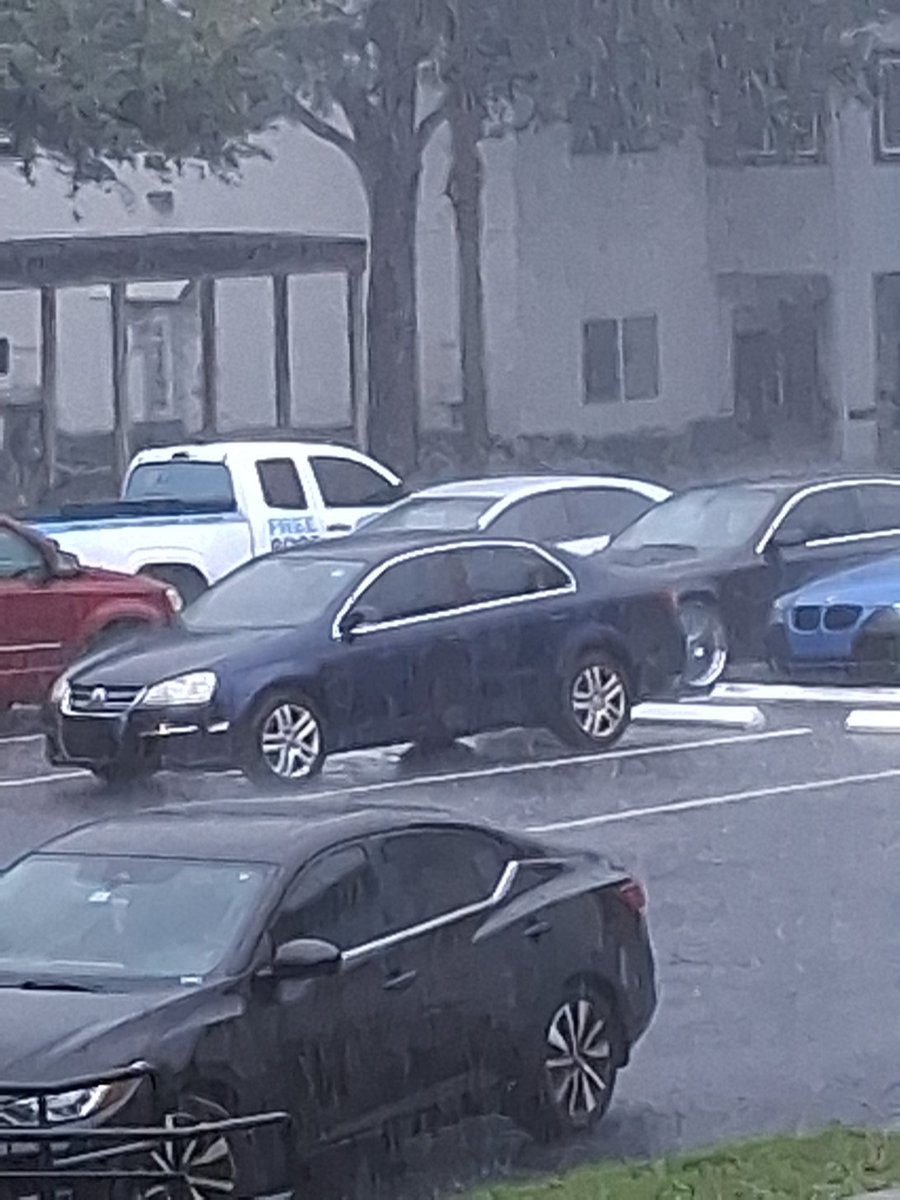 SPNNlogic's tweet image. It just started raining.
It is very peaceful