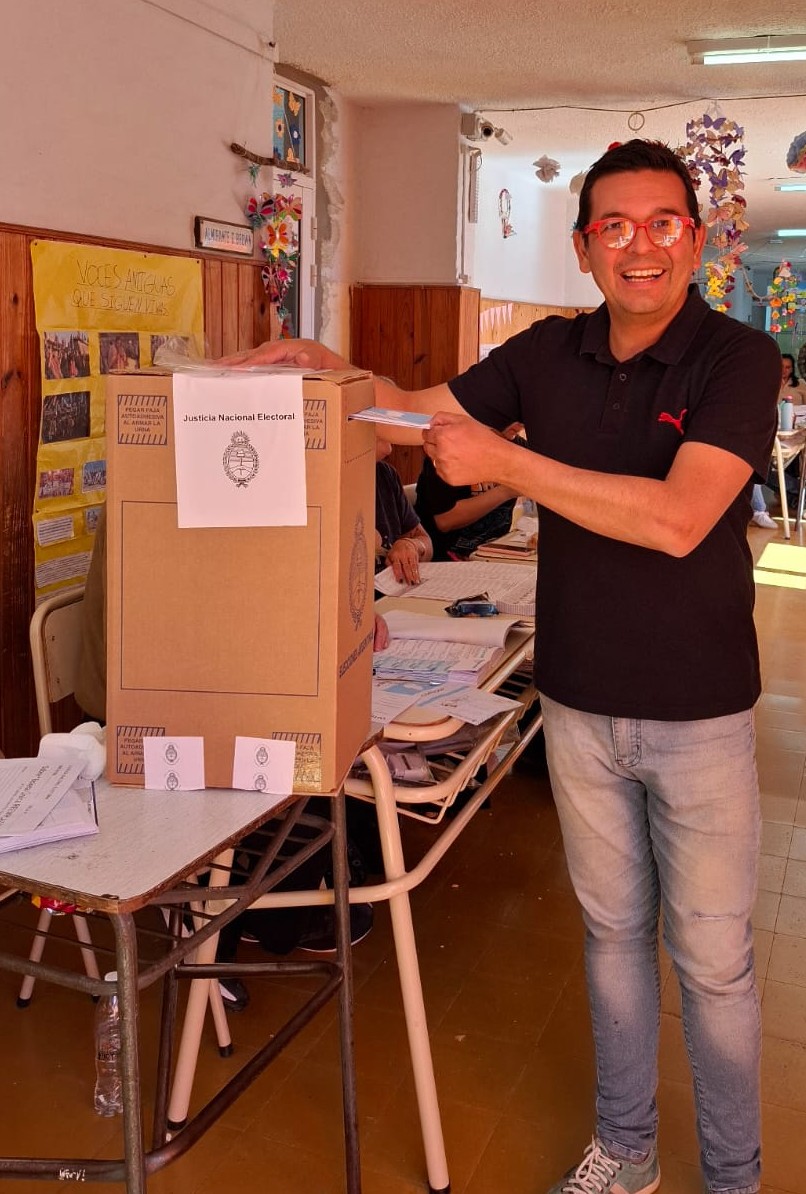 Democracia! Ayer, hoy y siempre! Votar y elegir. Siempre es una alegría, más para quienes pensamos en un futuro mejor. #Elecciones2025